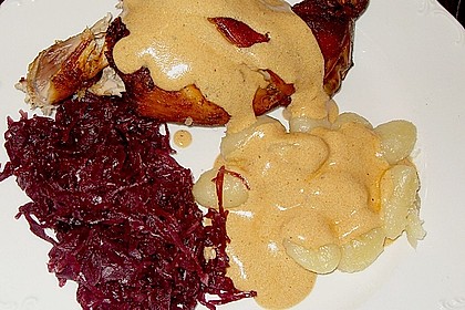 Kaninchen in Sauerrahmso&szlig;e