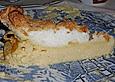 K&auml;sekuchen mit wei&szlig;er Haube