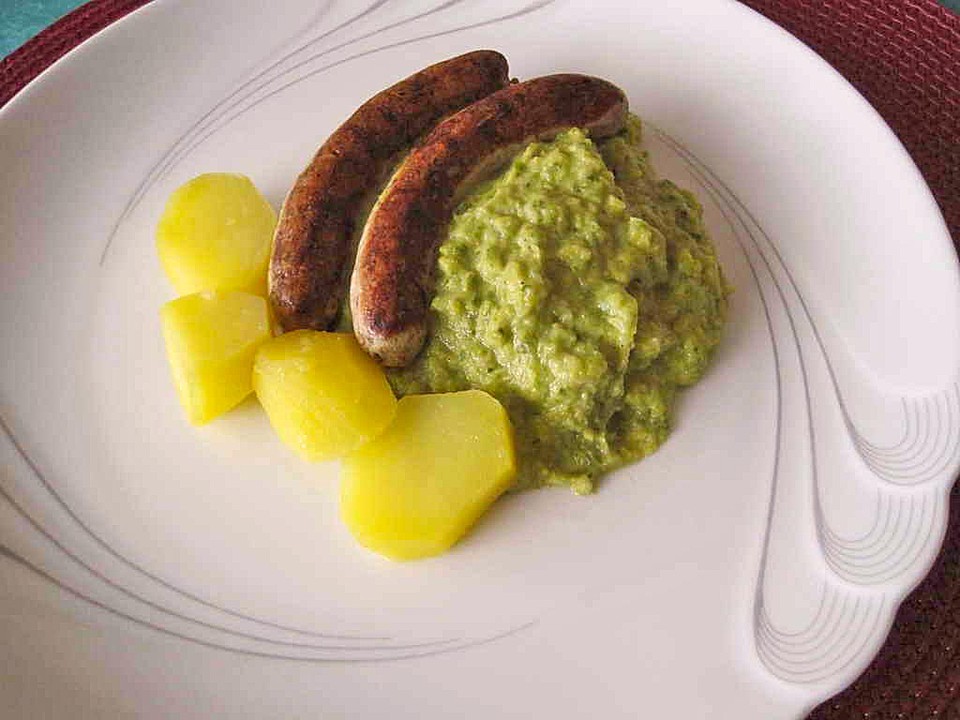 Wirsing - Gemüse mit Nürnberger Bratwürstchen (Rezept mit Bild ...