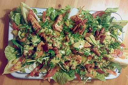 Bunter Sommersalat mit Putenbruststreifen und Caesars Dressing 1