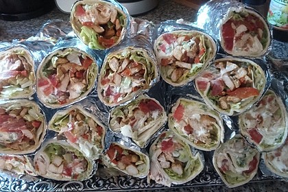 Chicken Wrap mit Gemüse, Guacamole und Crème fraîche 24