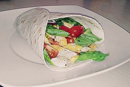 Chicken Wrap mit Gemüse, Guacamole und Crème fraîche 14