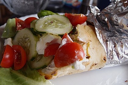 Chicken Wrap mit Gemüse, Guacamole und Crème fraîche 19
