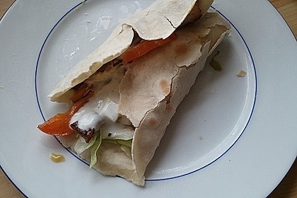 Chicken Wrap mit Gemüse, Guacamole und Crème fraîche 36