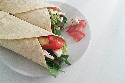 Chicken Wrap mit Gemüse, Guacamole und Crème fraîche 3