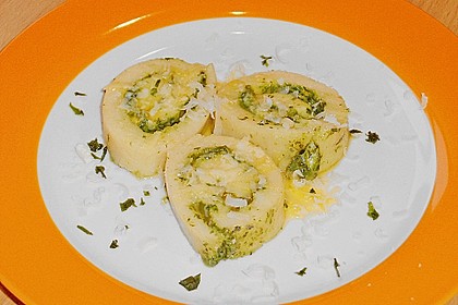 Kartoffel - B&auml;rlauchroulade mit Gorgonzolaf&uuml;lle 1