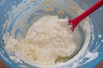 Quark - Creme mit  Mascarpone und Erdbeermus