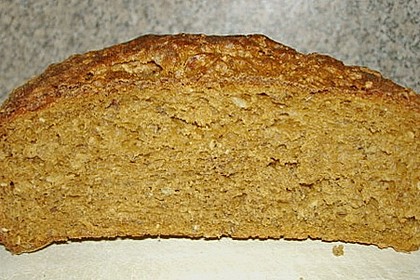 Herzhaftes Malzbrot aus Sauerteig mit verschiedenen Samen und K&ouml;rnern
