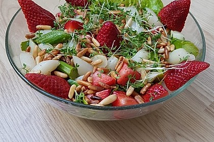 Marinierter Spargel - Erdbeer - Salat