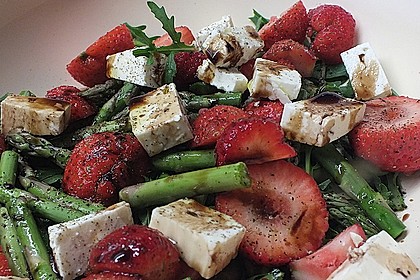 Marinierter Spargel - Erdbeer - Salat 11