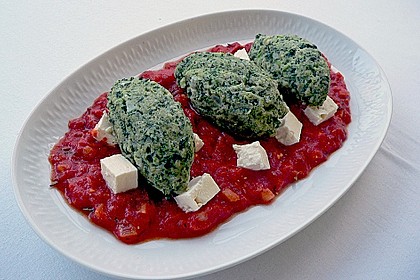 Spinat - Nocken auf Tomaten - Rucola - Ragout 1