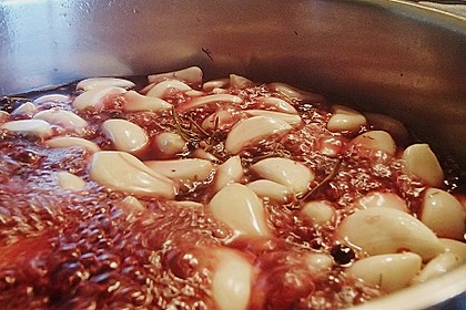 Pikant eingelegter Knoblauch 3