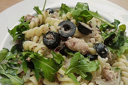 Spaghetti in Sardinen - Knoblauch - So&szlig;e mit Rucola 1