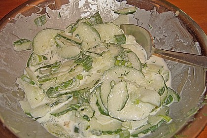 Gurkensalat mit Fr&uuml;hlingszwiebel 3