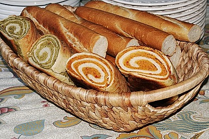 Gr&uuml;nes und rotes Pestobrot 5