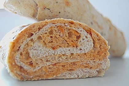 Gr&uuml;nes und rotes Pestobrot 10
