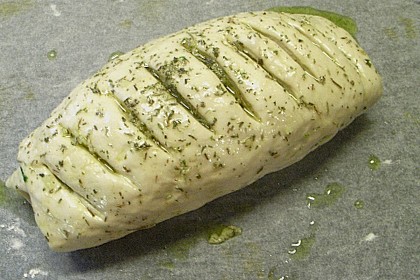 Gr&uuml;nes und rotes Pestobrot 15