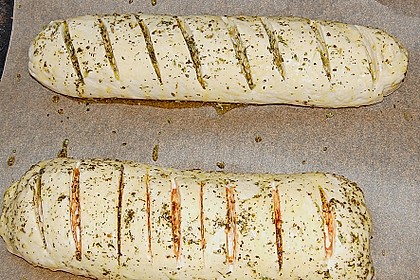 Gr&uuml;nes und rotes Pestobrot 17
