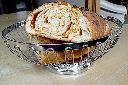 Gr&uuml;nes und rotes Pestobrot 20