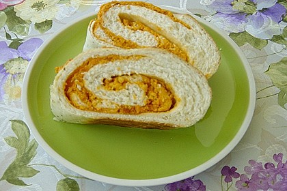 Gr&uuml;nes und rotes Pestobrot 42