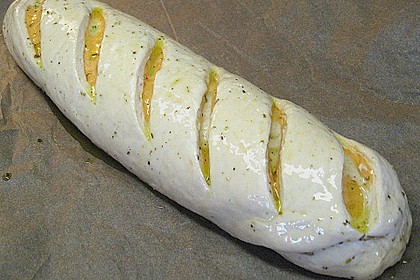 Gr&uuml;nes und rotes Pestobrot 51
