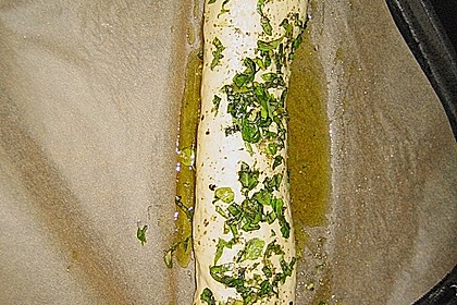 Gr&uuml;nes und rotes Pestobrot 56