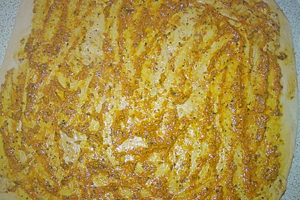 Gr&uuml;nes und rotes Pestobrot 75