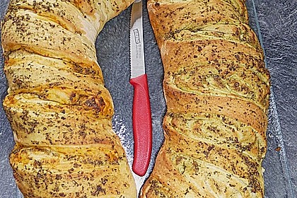 Gr&uuml;nes und rotes Pestobrot 78