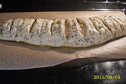 Gr&uuml;nes und rotes Pestobrot 91