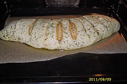 Gr&uuml;nes und rotes Pestobrot 92
