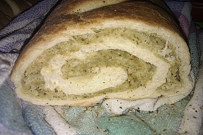 Gr&uuml;nes und rotes Pestobrot 98
