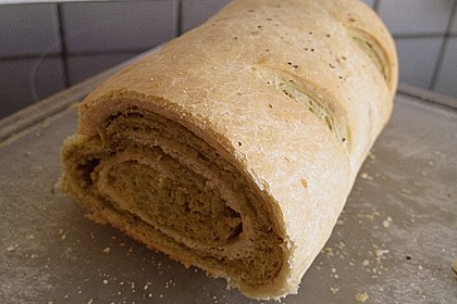 Gr&uuml;nes und rotes Pestobrot 105