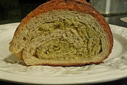 Gr&uuml;nes und rotes Pestobrot 109