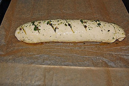 Gr&uuml;nes und rotes Pestobrot 110