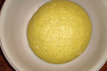 Gr&uuml;nes und rotes Pestobrot 111