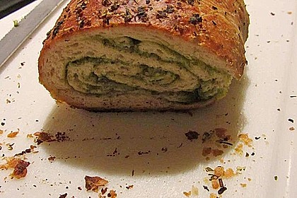 Gr&uuml;nes und rotes Pestobrot 115