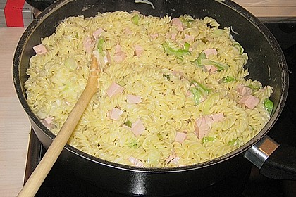 K&auml;se - Nudel - Pfanne mit Lauch 2
