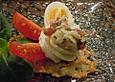Parmesanhippen mit Wachtelei und Speckschaum