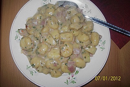 Gnocchi mit Zucchini und Schinken