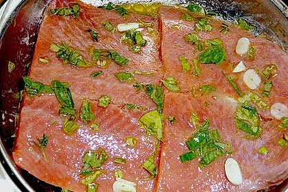 Lachs in Zitronen - Knoblauch - Öl 13