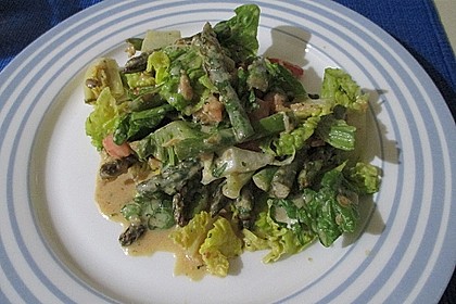 Gemischter grüner Salat mit angebratenem grünen Spargel 7