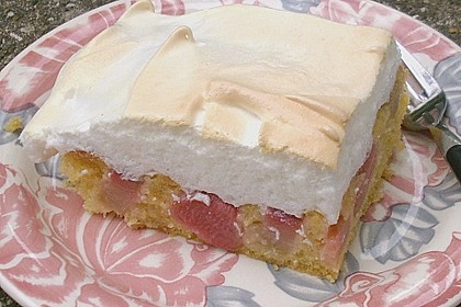 Rhabarberkuchen unter Wolken