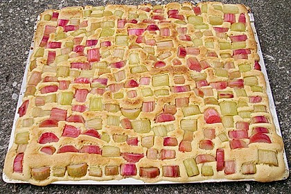 Rhabarberkuchen unter Wolken 2