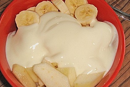 Obstsalat mit saure Sahne - Dressing