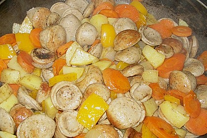 M&ouml;hrenpfanne mit Rostbratw&uuml;rstchen 1