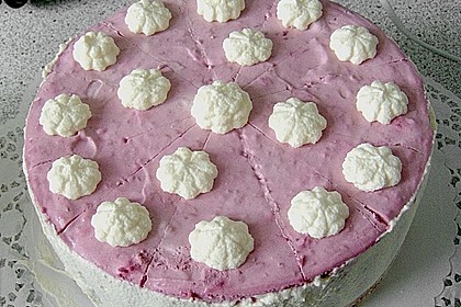 Quark - Sahne - Torte mit Himbeeren 4