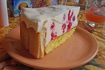 Quark - Sahne - Torte mit Himbeeren 5