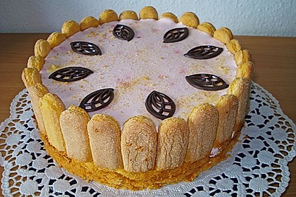 Quark - Sahne - Torte mit Himbeeren 7