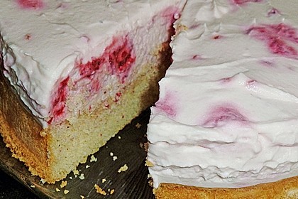 Quark - Sahne - Torte mit Himbeeren 11
