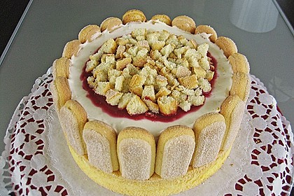 Quark - Sahne - Torte mit Himbeeren 12